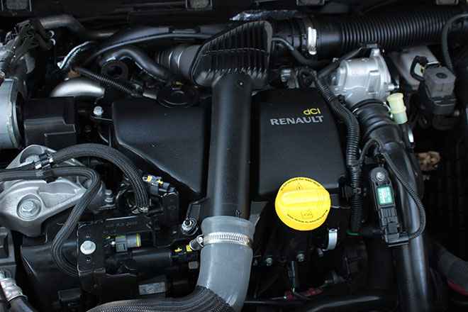 Замена фильтров Renault Fluence