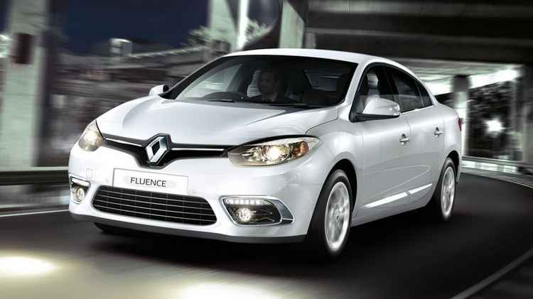 Белый Renault Fluence