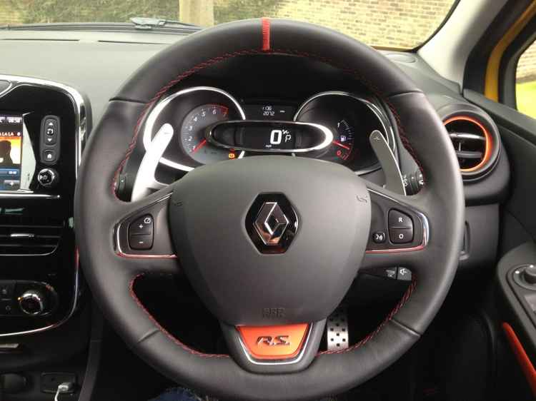 Руль на Renault Clio Sport RS