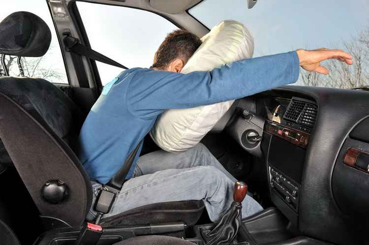 Подушка в руле хорошо помогает при фронтальных ударах