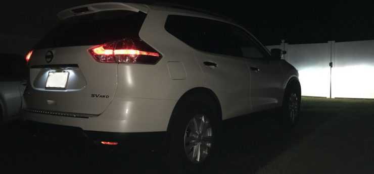 Яркая подсветка номера на Nissan Qashqai