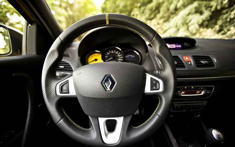 Руль на Renault Fluence