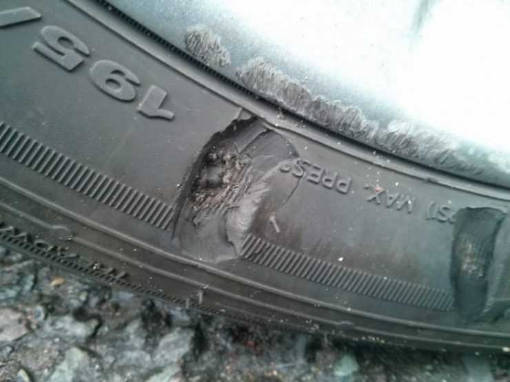 Опасное повреждение шины